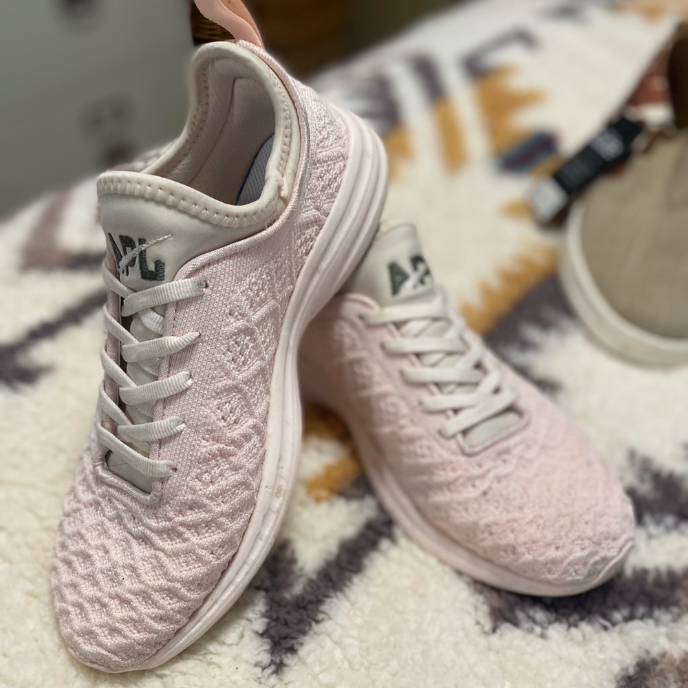 APL Techloom Phantom, women’s size 8